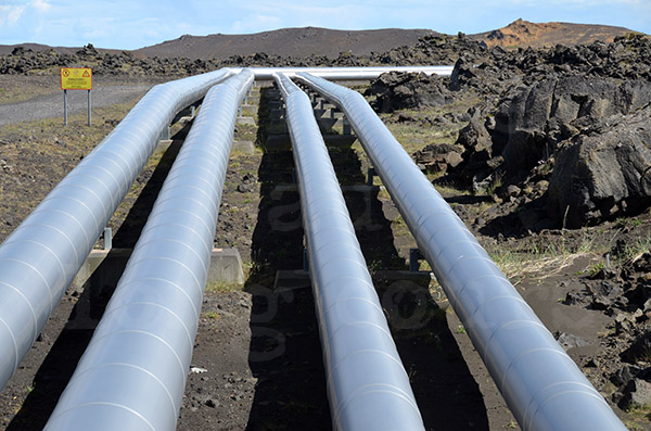 islande pninsule de reykjanesta usine gothermique gothermie tuyaux eau chaude