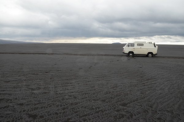 islande route f910 volcan cratre askja cendre noire dsert vw t3 volkswagen transporter syncro