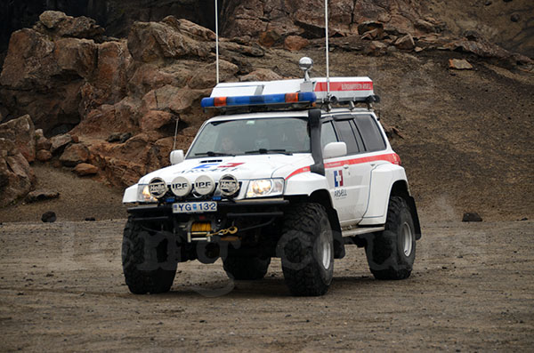 islande route f88 refuge de drekagil volcan cratre askja voiture super jeep de secours urgence 112