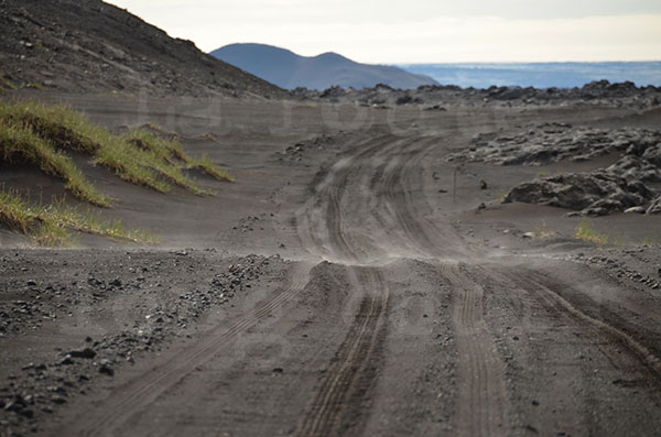 islande route f902 refuge de kverkfjoll cendre noire piste