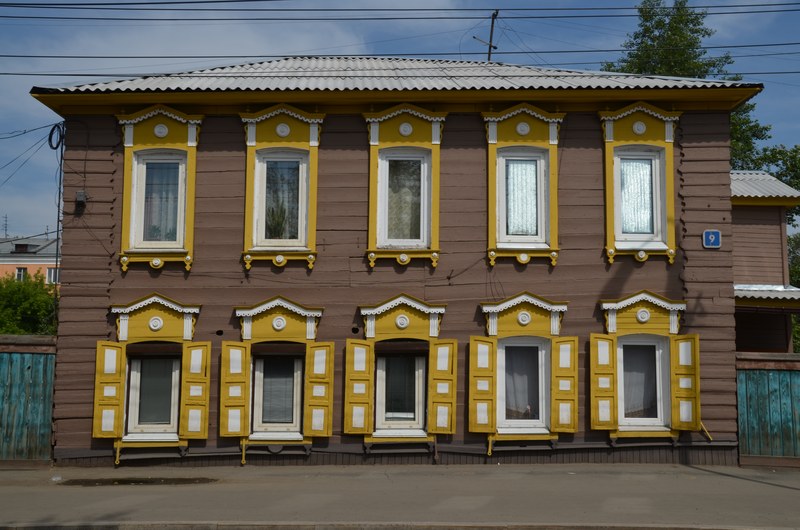 russie par la route sibrie irkutsk irkoutsk isba maison traditionnelle