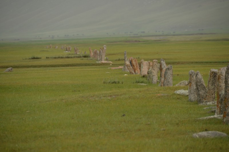 russie mongolie par la route archeologie alignement mgalithique