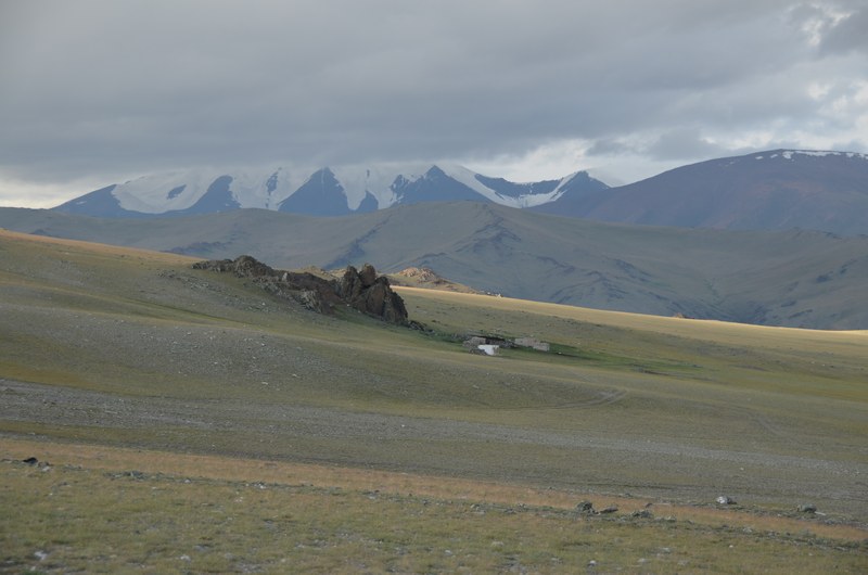 russie mongolie par la route montagne altai alta neige