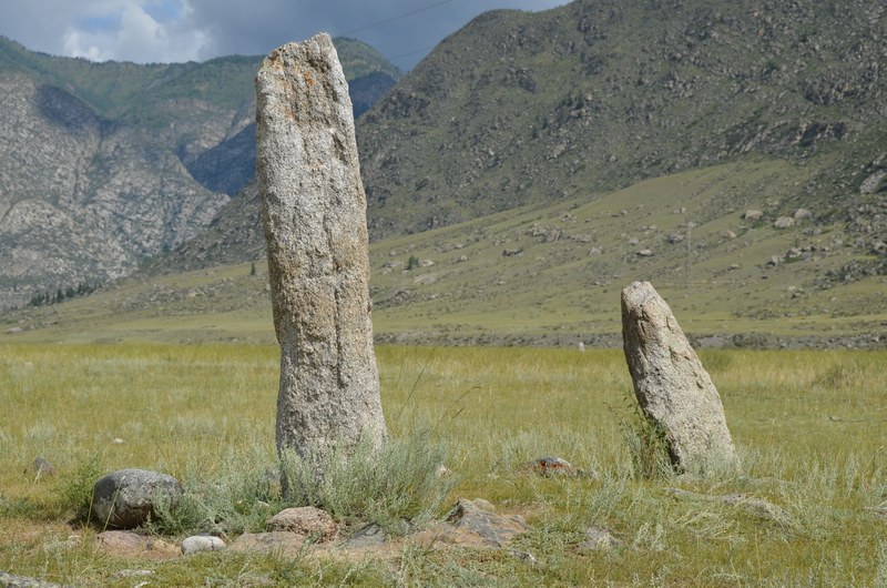 russie mongolie par la route altai alta archeologie histoire statue deer stone