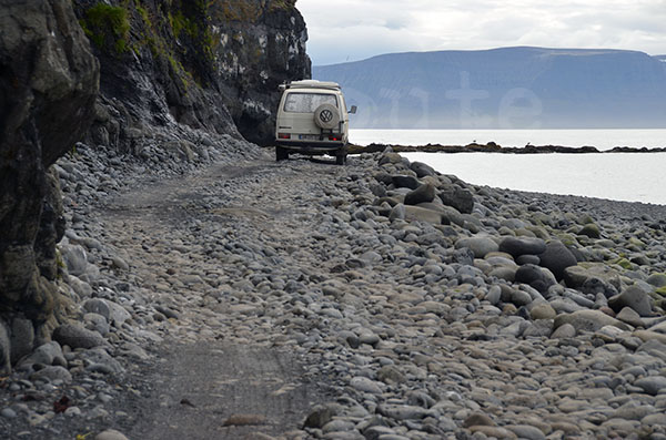 islande pninsule de pingeyri piste route montagne falaise vw t3 volkswagen transporter syncro